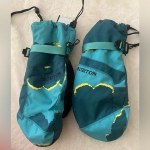 Womens size large Snowboard/Ski Mittens